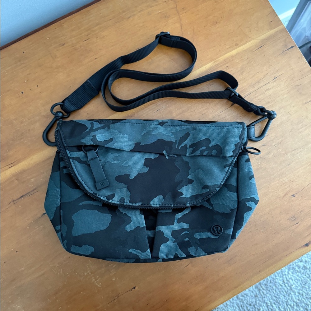 Lululemon All Night Festival Bag
